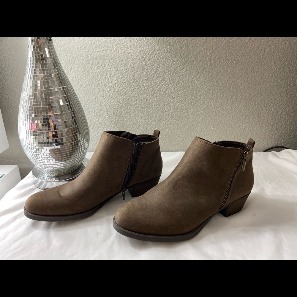 Brown booties - Picture 2 of 4